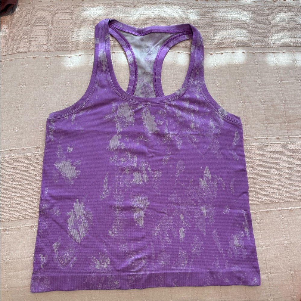 Lululemon swiftly tech racerback tank in waist length.